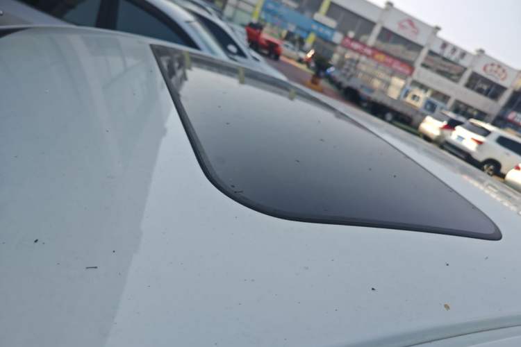 Used Geely Auto Emgrand 2023 4th Generation Champion Edition 1.5L CVT Prestige Model Roof