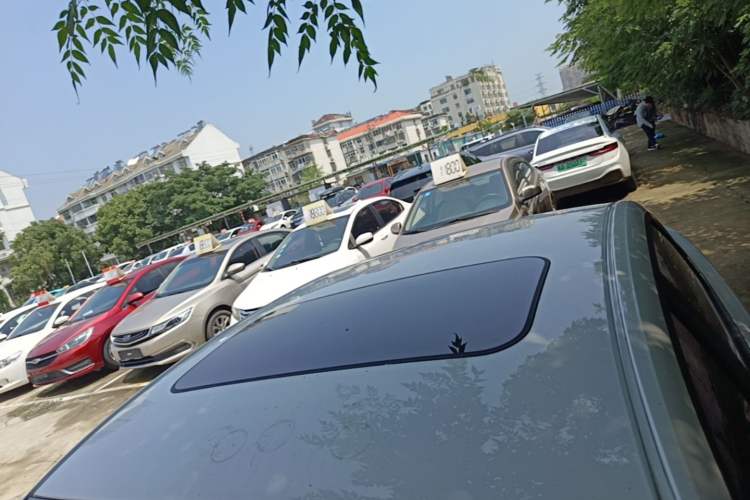 Used Geely Auto Emgrand 2023 4th Generation Champion Edition 1.5L CVT Prestige Model Roof