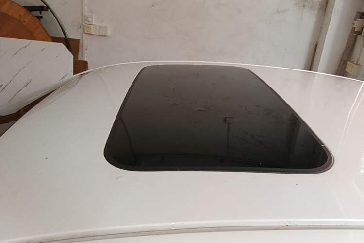Used Geely Auto Emgrand 2023 4th Generation Champion Edition 1.5L CVT Prestige Model Roof