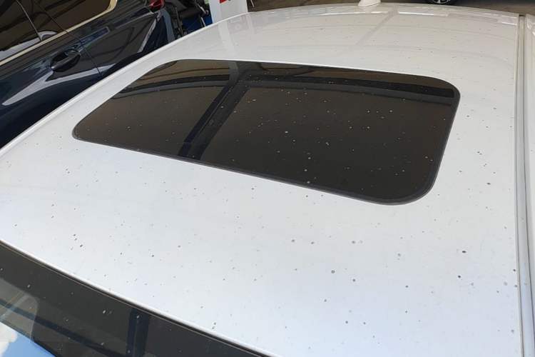 Used Geely Auto Emgrand 2023 4th Generation Champion Edition 1.5L CVT Prestige Model Roof