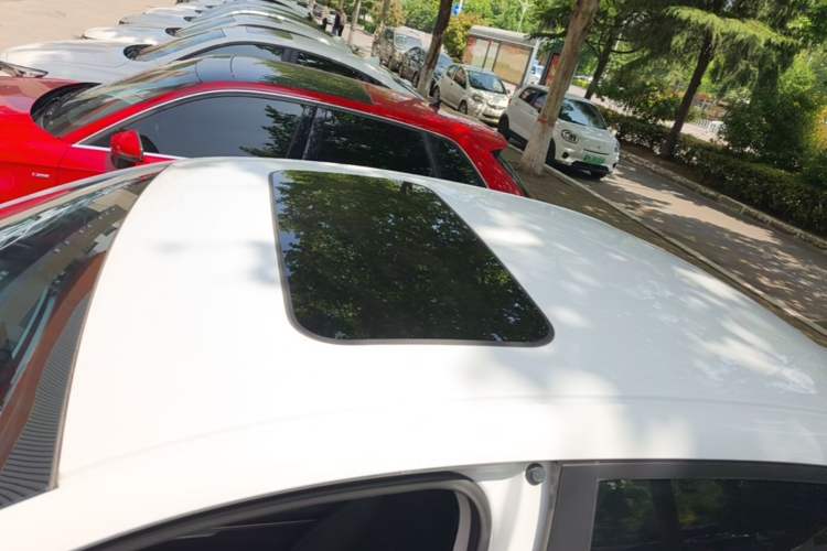 Used Geely Auto Emgrand 2023 4th Generation Champion Edition 1.5L CVT Prestige Model Roof