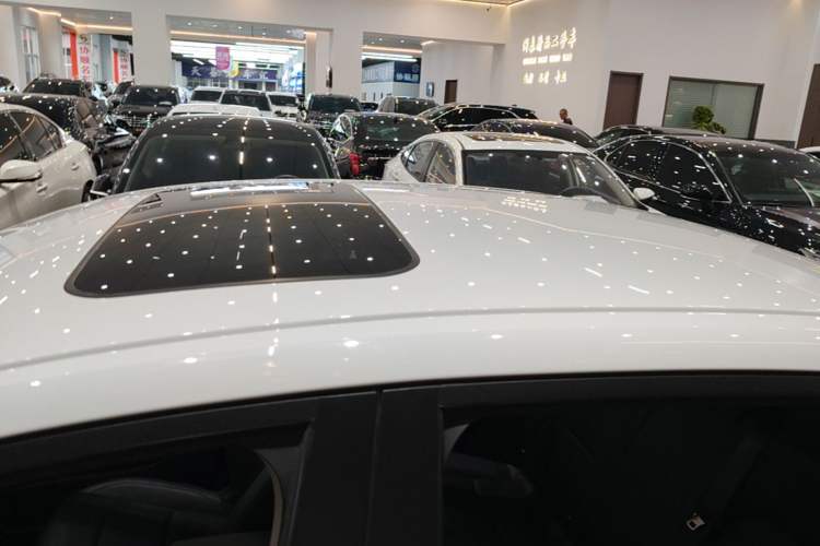 Used Geely Auto Emgrand 2023 4th Generation Champion Edition 1.5L CVT Prestige Model Roof