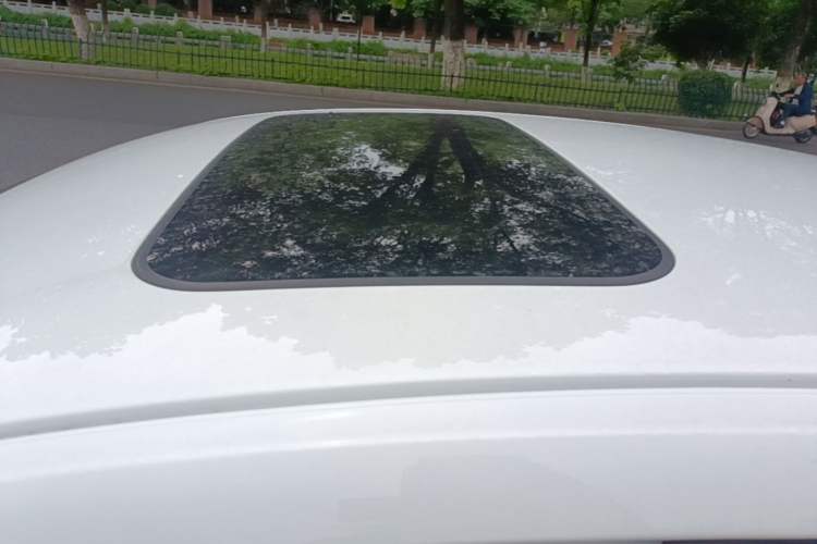 Used Geely Auto Emgrand 2023 4th Generation Champion Edition 1.5L CVT Prestige Model Roof