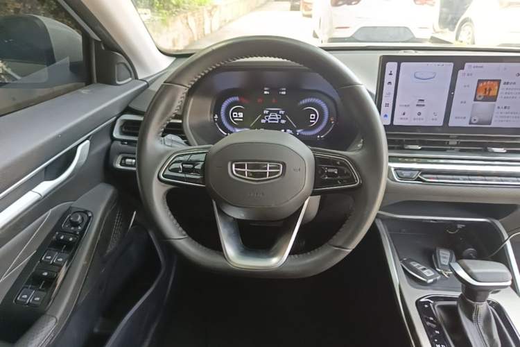 Used Geely Auto Emgrand 2023 4th Generation Champion Edition 1.5L CVT Prestige Model Steering Wheel