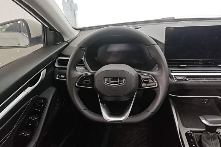 Used Geely Auto Emgrand 2023 4th Generation Champion Edition 1.5L CVT Prestige Model Steering Wheel