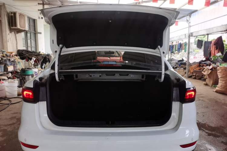 Used Geely Auto Emgrand 2023 4th Generation Champion Edition 1.5L Manual Luxury Model Trunk