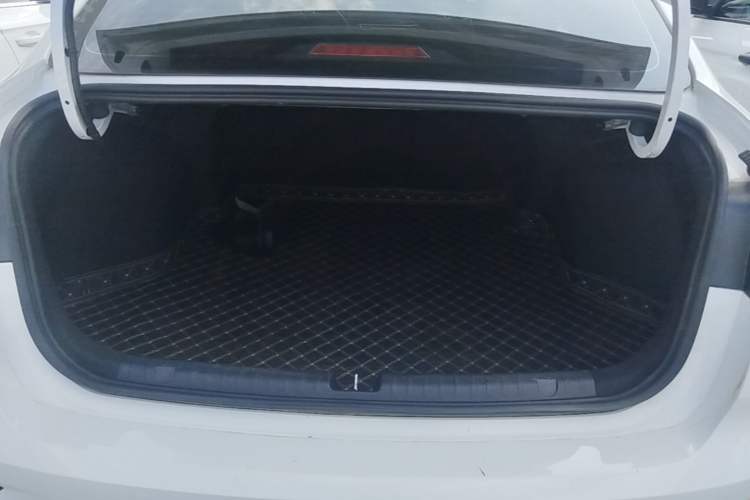 Used Geely Auto Emgrand 2023 4th Generation Champion Edition 1.5L CVT Prestige Model Trunk