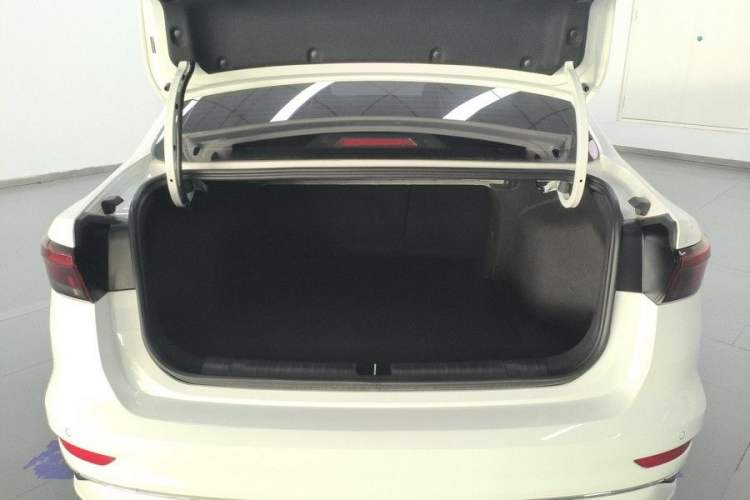Used Geely Auto Emgrand 2023 4th Generation Champion Edition 1.5L CVT Luxury Model Trunk
