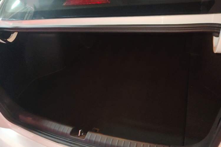 Used Geely Auto Emgrand 2023 4th Generation Champion Edition 1.5L CVT Luxury Model Trunk