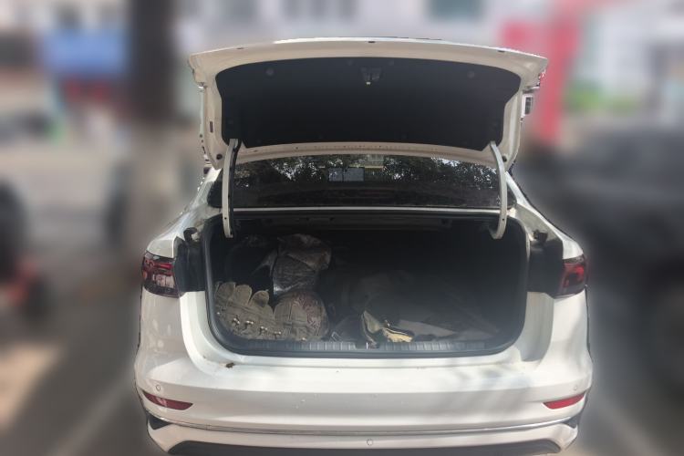 Used Geely Auto Emgrand 2023 4th Generation Champion Edition 1.5L Manual Luxury Model Trunk