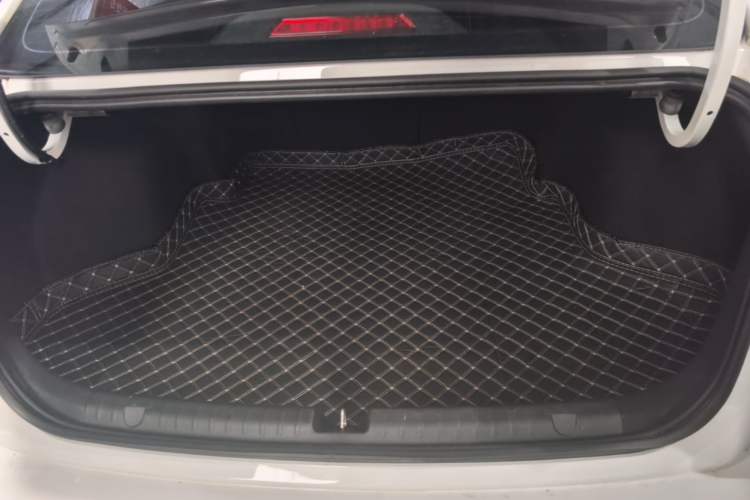 Used Geely Auto Emgrand 2023 4th Generation Champion Edition 1.5L CVT Prestige Model Trunk