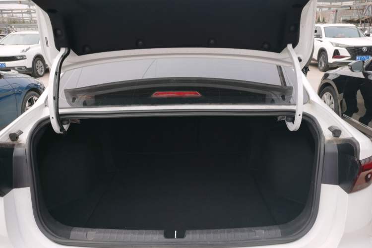 Used Geely Auto Emgrand 2023 4th Generation Champion Edition 1.5L CVT Flagship Model Trunk