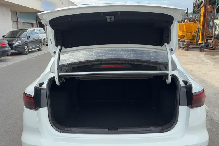 Used Geely Auto Emgrand 2023 4th Generation Champion Edition 1.5L CVT Luxury Model Trunk
