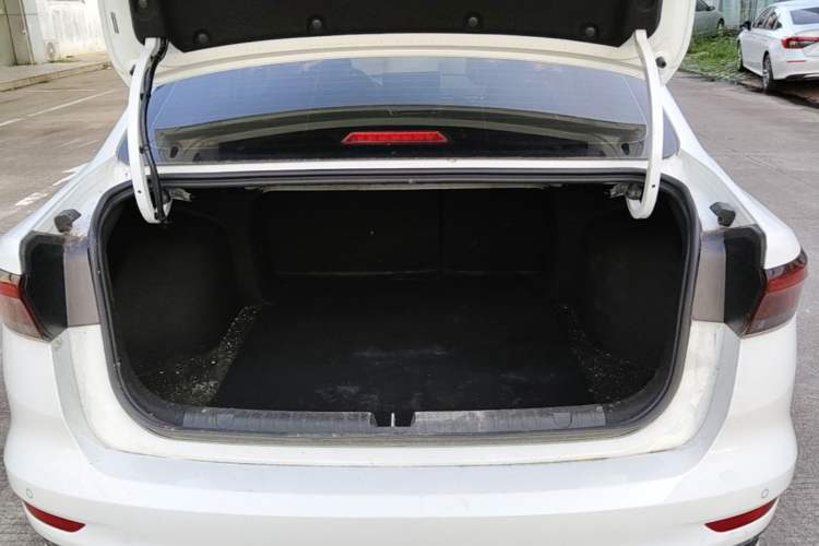 Used Geely Auto Emgrand 2023 4th Generation Champion Edition 1.5L CVT Luxury Model Trunk