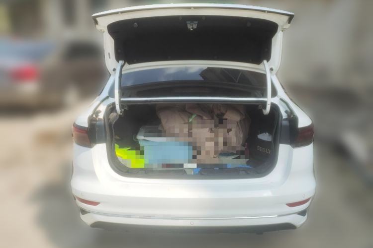 Used Geely Auto Emgrand 2023 4th Generation Champion Edition 1.5L Manual Luxury Model Trunk