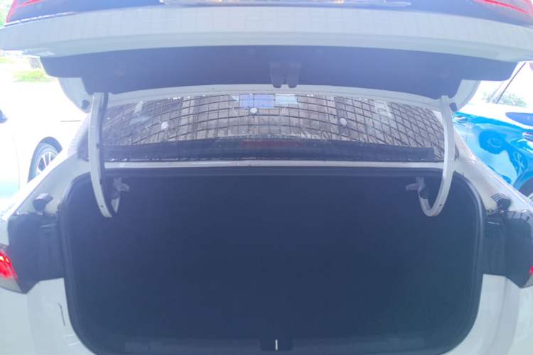 Used Geely Auto Emgrand 2023 4th Generation Champion Edition 1.5L CVT Luxury Model Trunk