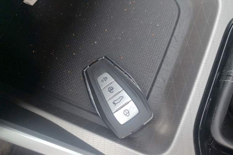 Used Geely Auto Emgrand 2023 4th Generation Champion Edition 1.5L CVT Luxury Model Vehicle Key
