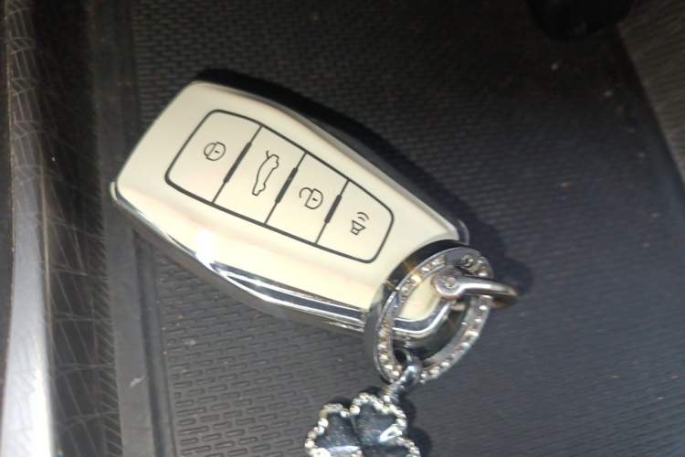Used Geely Auto Emgrand 2023 4th Generation Champion Edition 1.5L CVT Prestige Model Vehicle Key