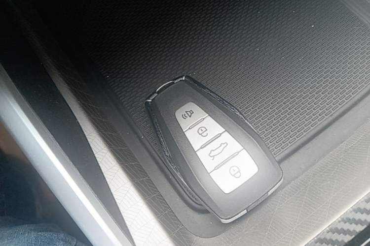 Used Geely Auto Emgrand 2023 4th Generation Champion Edition 1.5L CVT Luxury Model Vehicle Key