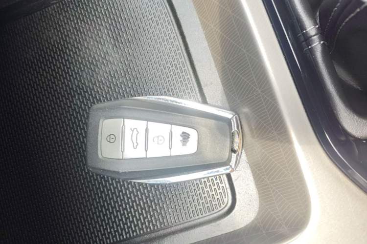 Used Geely Auto Emgrand 2023 4th Generation Champion Edition 1.5L CVT Prestige Model Vehicle Key