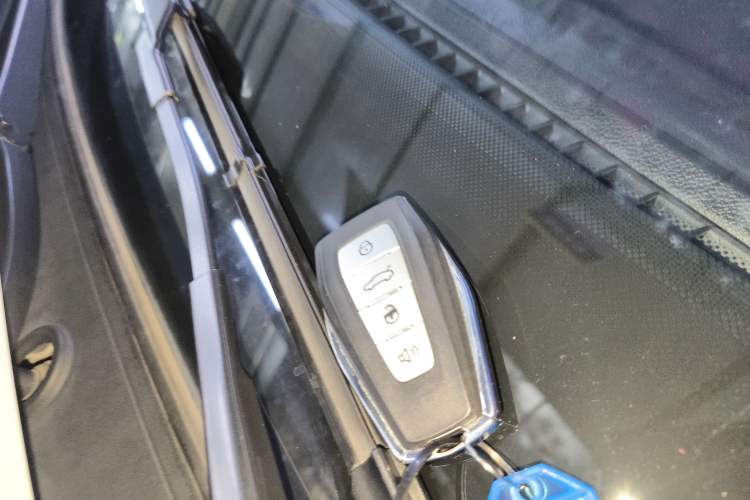 Used Geely Auto Emgrand 2023 4th Generation Champion Edition 1.5L CVT Luxury Model Vehicle Key