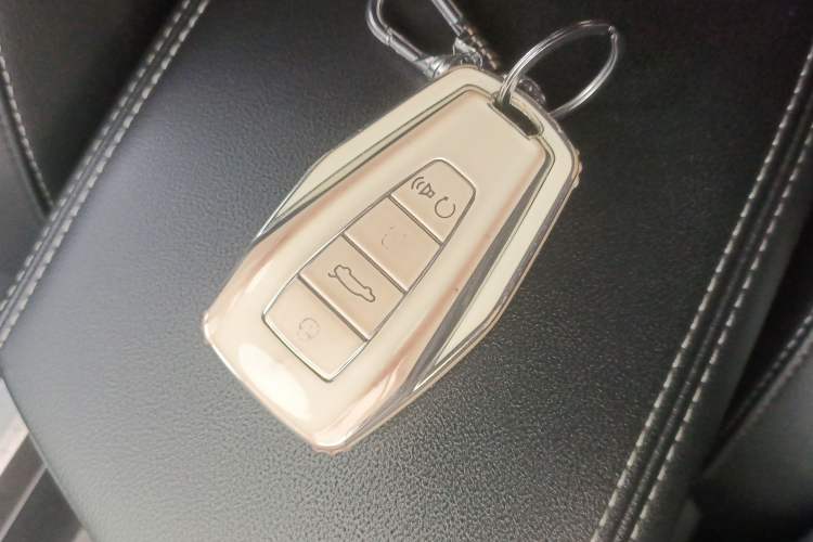 Used Geely Auto Emgrand 2023 4th Generation Champion Edition 1.5L CVT Prestige Model Vehicle Key
