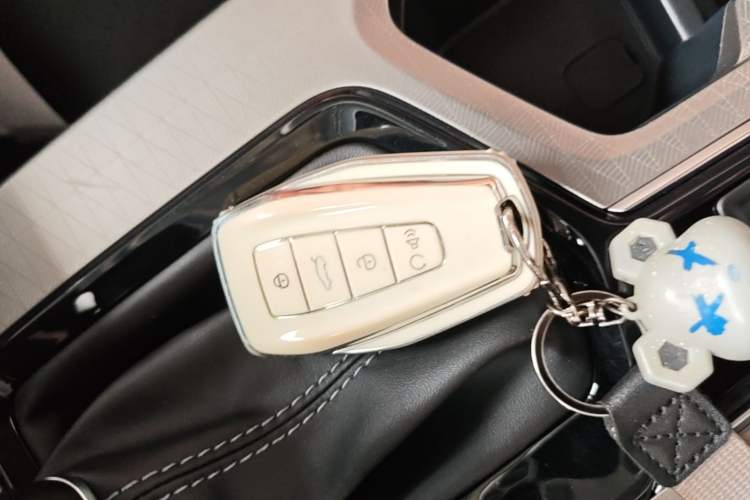 Used Geely Auto Emgrand 2023 4th Generation Champion Edition 1.5L CVT Prestige Model Vehicle Key