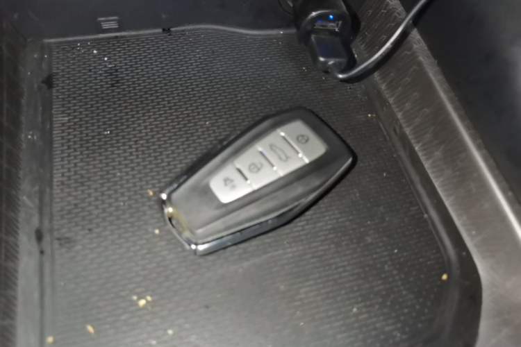 Used Geely Auto Emgrand 2023 4th Generation Champion Edition 1.5L CVT Luxury Model Vehicle Key