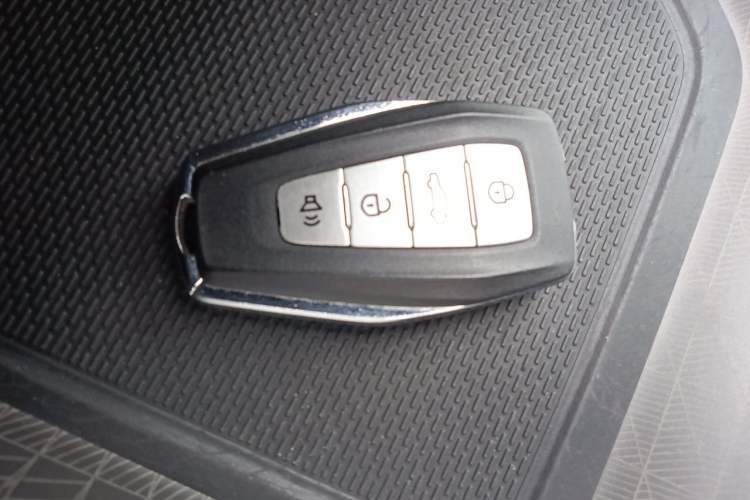 Used Geely Auto Emgrand 2023 4th Generation Champion Edition 1.5L CVT Luxury Model Vehicle Key