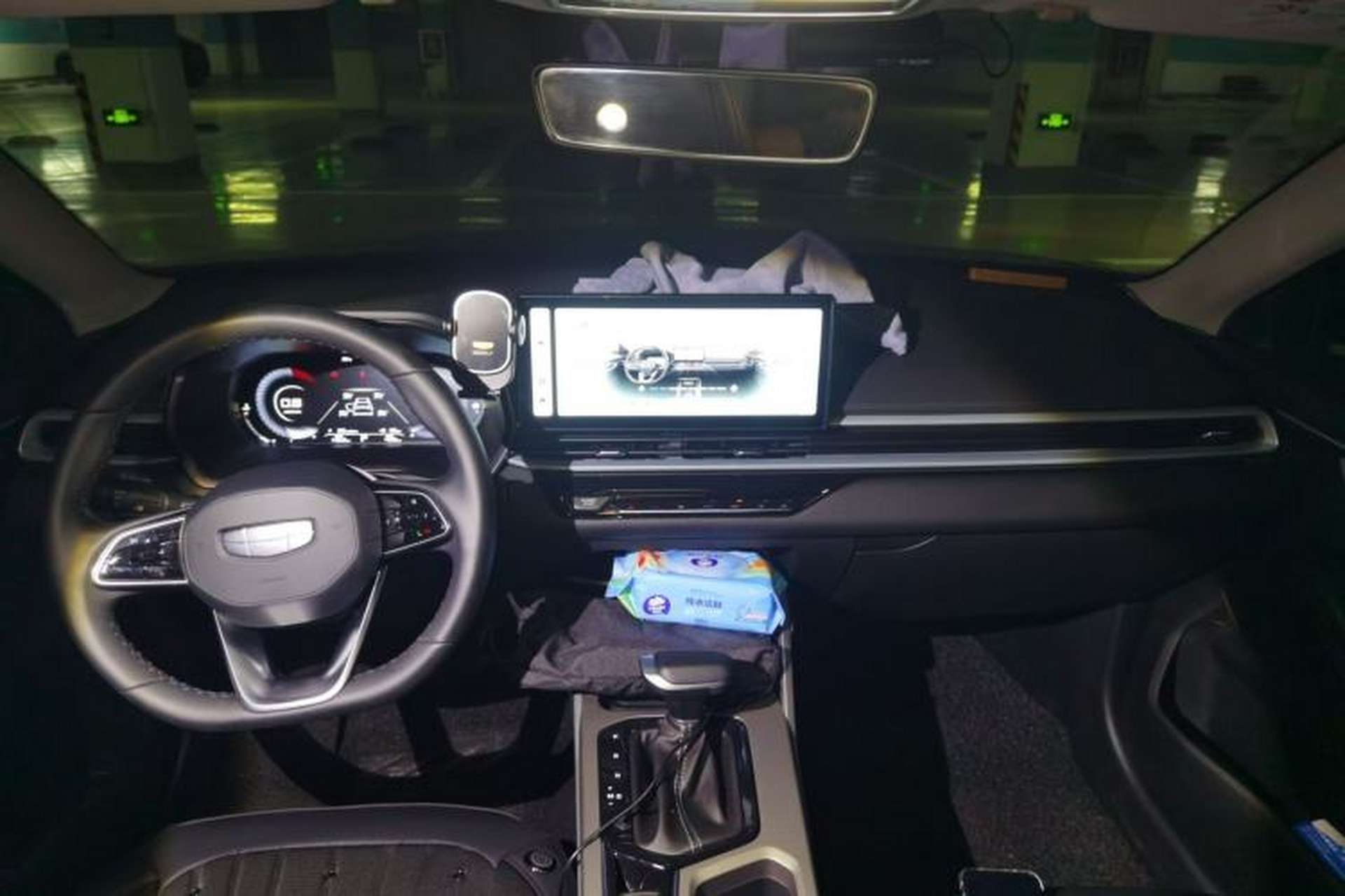 Used Geely Auto Emgrand 2025 4th Generation 1.5L CVT Longteng Edition Center Console