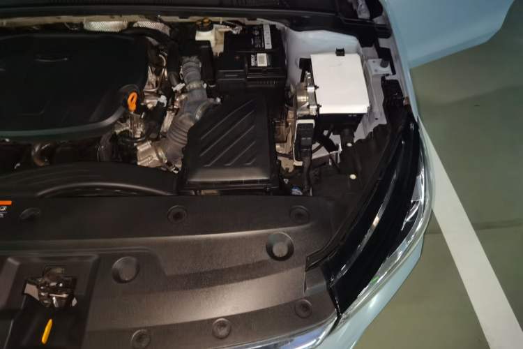 Used Geely Auto Emgrand 2025 4th Generation 1.5L CVT Longteng Edition Engine Bay Left