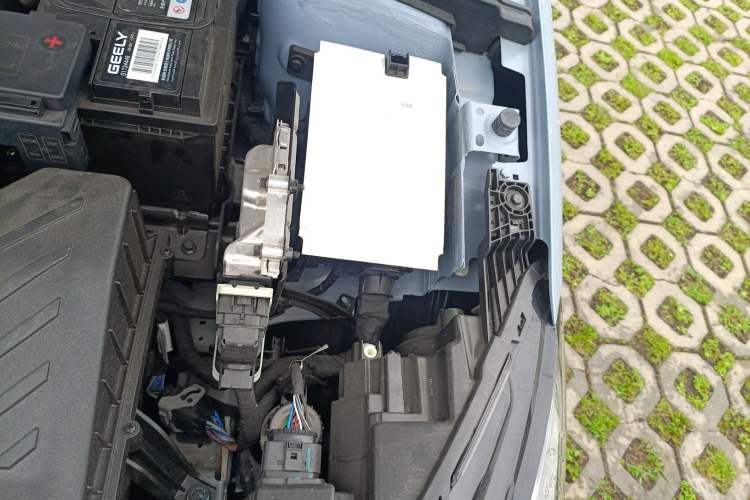 Used Geely Auto Emgrand 2025 4th Generation 1.5L CVT Luxury Version Engine Bay Left