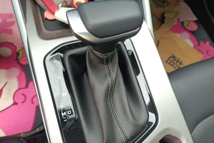 Used Geely Auto Emgrand 2025 4th Generation 1.5L CVT Luxury Version Gear Lever