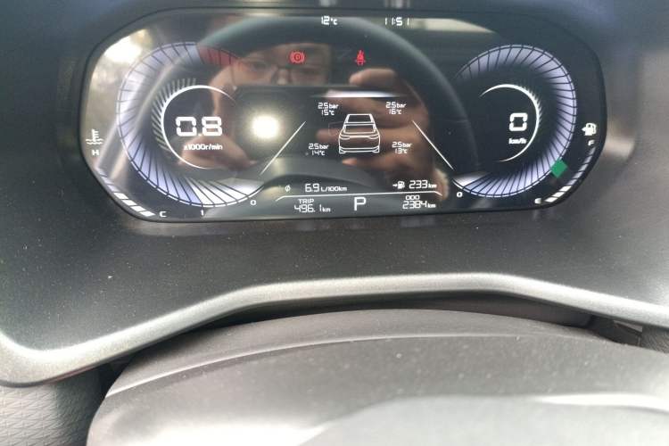 Used Geely Auto Emgrand 2025 4th Generation 1.5L CVT Luxury Version Odometer Close Up