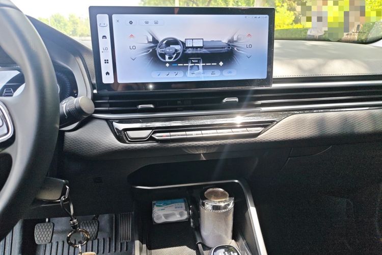 Used Geely Auto Emgrand 2025 4th Generation 1.5L Manual – Dragon Edition Audio And AC Panel