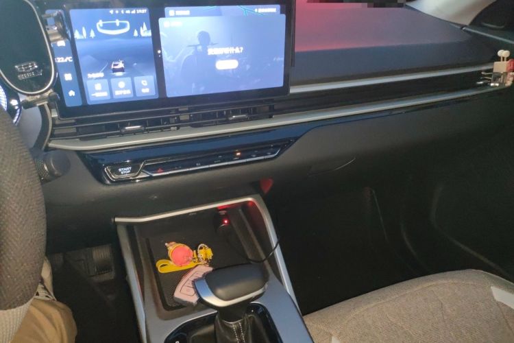 Used Geely Auto Emgrand 2025 4th Generation 1.5L CVT Longteng Edition Audio And AC Panel