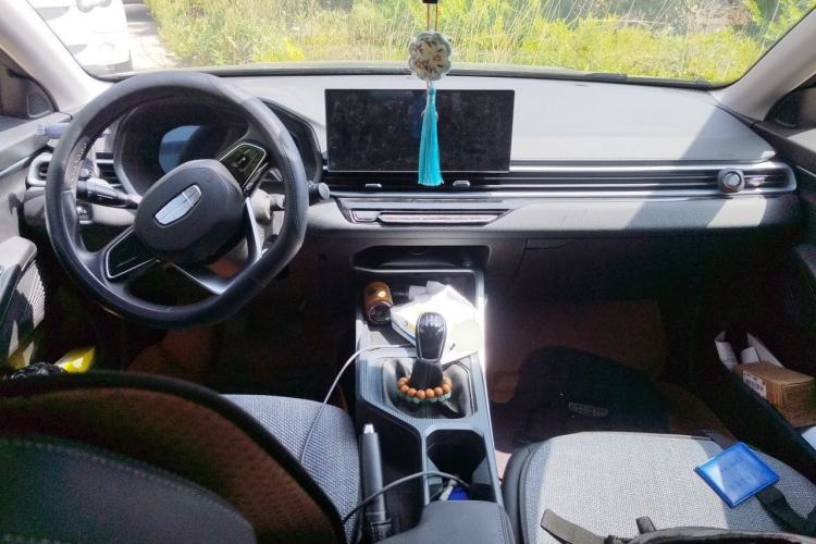 Used Geely Auto Emgrand 2025 4th Generation 1.5L Manual – Dragon Edition Center Console