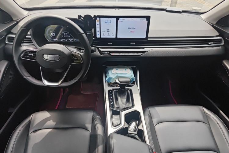 Used Geely Auto Emgrand 2025 4th Generation 1.5L CVT Longteng Edition Center Console