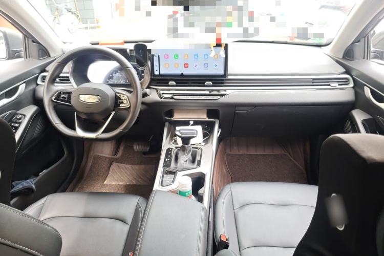 Used Geely Auto Emgrand 2025 4th Generation 1.5L CVT Longteng Edition Center Console