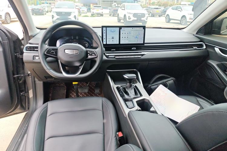 Used Geely Auto Emgrand 2025 4th Generation 1.5L CVT Luxury Version Center Console