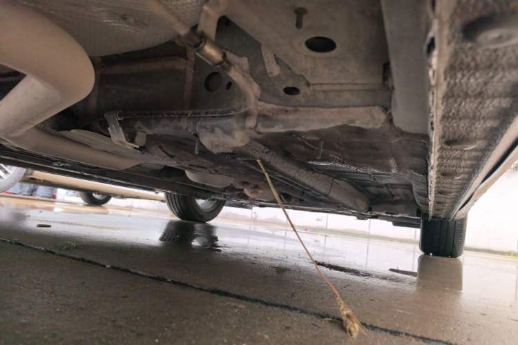 Used Geely Auto Emgrand 2025 4th Generation 1.5L Manual – Dragon Edition Chassis Rear Right