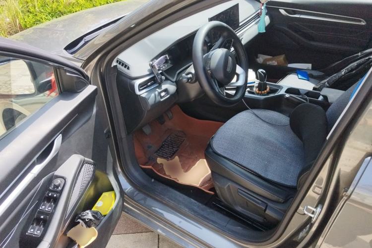 Used Geely Auto Emgrand 2025 4th Generation 1.5L Manual – Dragon Edition Driver Seat