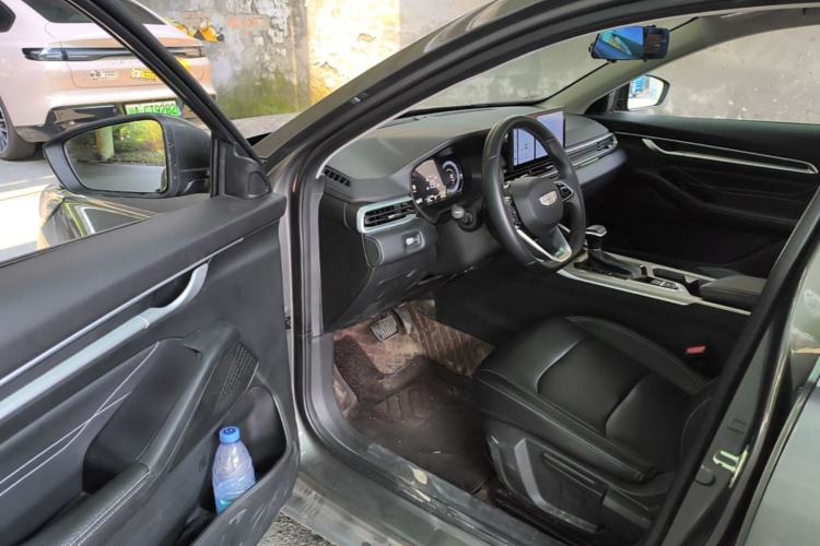 Used Geely Auto Emgrand 2025 4th Generation 1.5L CVT Luxury Version Driver Seat