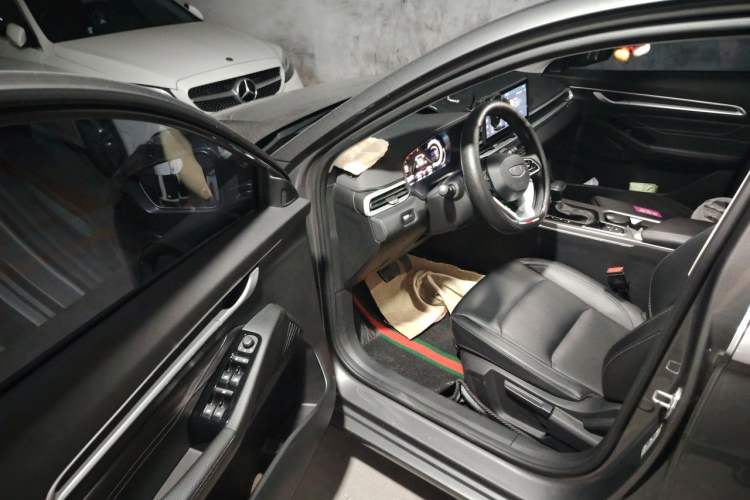 Used Geely Auto Emgrand 2025 4th Generation 1.5L CVT Luxury Version Driver Seat
