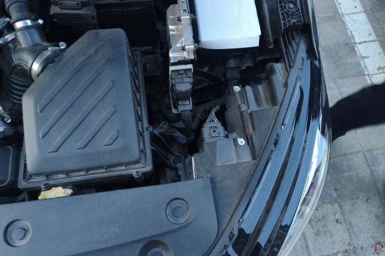 Used Geely Auto Emgrand 2025 4th Generation 1.5L Manual - Starry Edition Engine Bay Left