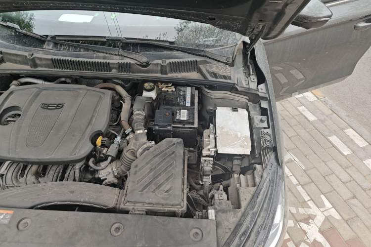 Used Geely Auto Emgrand 2025 4th Generation 1.5L CVT Flagship Version Engine Bay Left