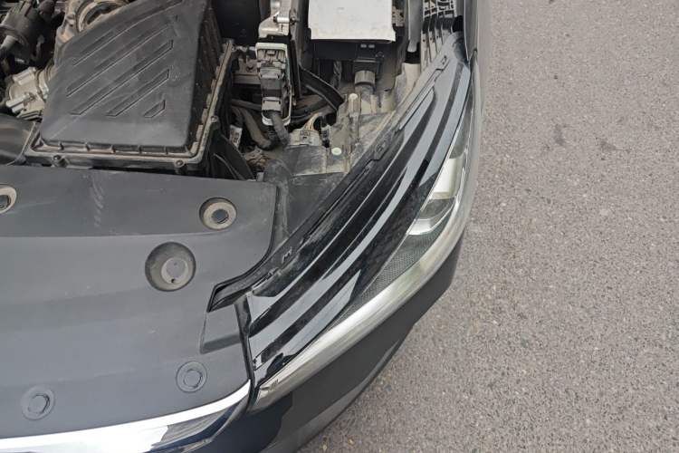 Used Geely Auto Emgrand 2025 4th Generation 1.5L CVT Longteng Edition Engine Bay Left