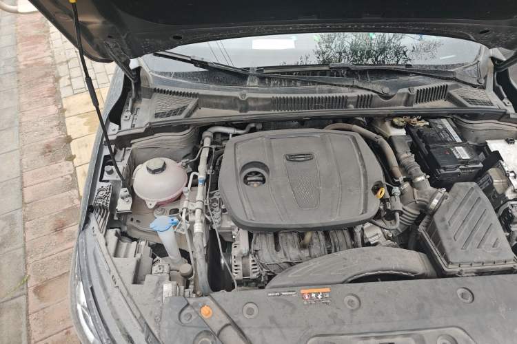 Used Geely Auto Emgrand 2025 4th Generation 1.5L CVT Flagship Version Engine Bay Right