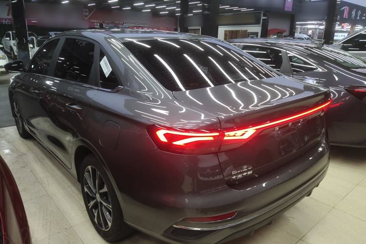 Used Geely Auto Emgrand 2025 4th Generation 1.5L CVT Luxury Version Exterior 2