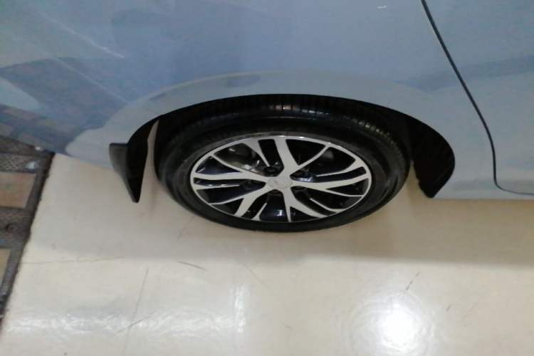 Used Geely Auto Emgrand 2025 4th Generation 1.5L CVT Starry Edition Exterior 2